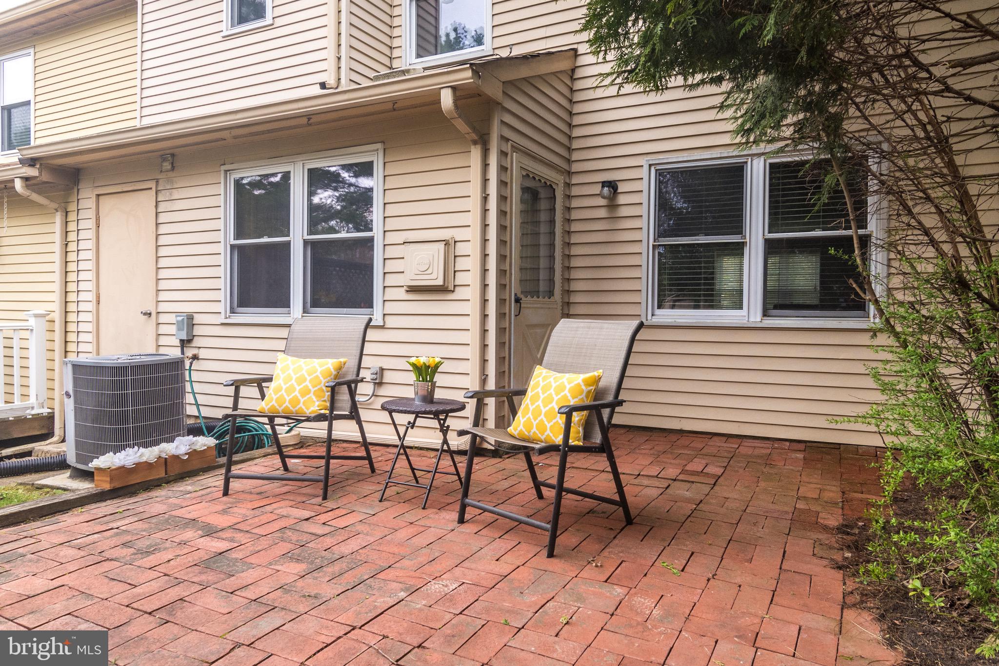 SAW MILL VALLEY - Residential