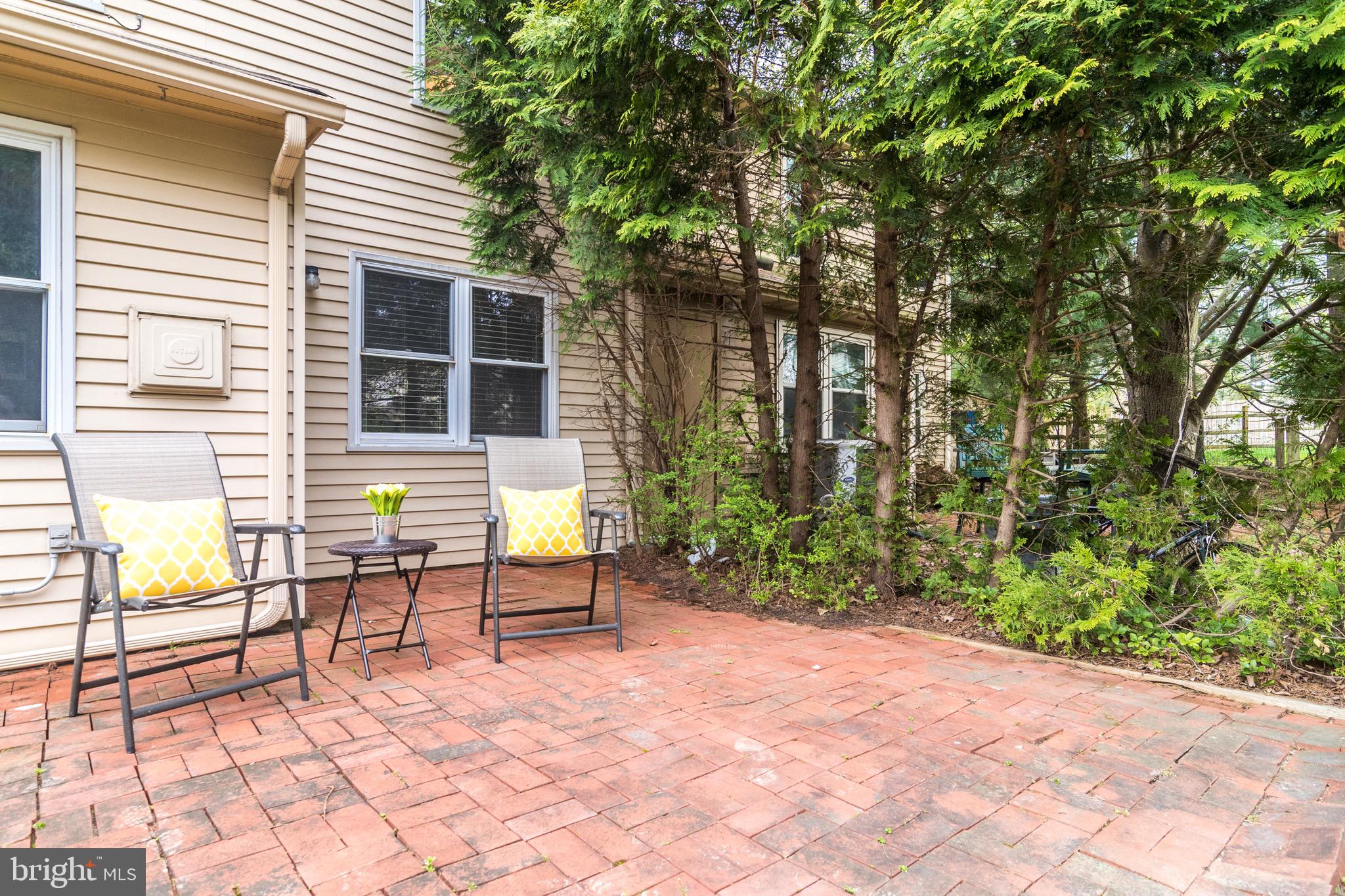 SAW MILL VALLEY - Residential