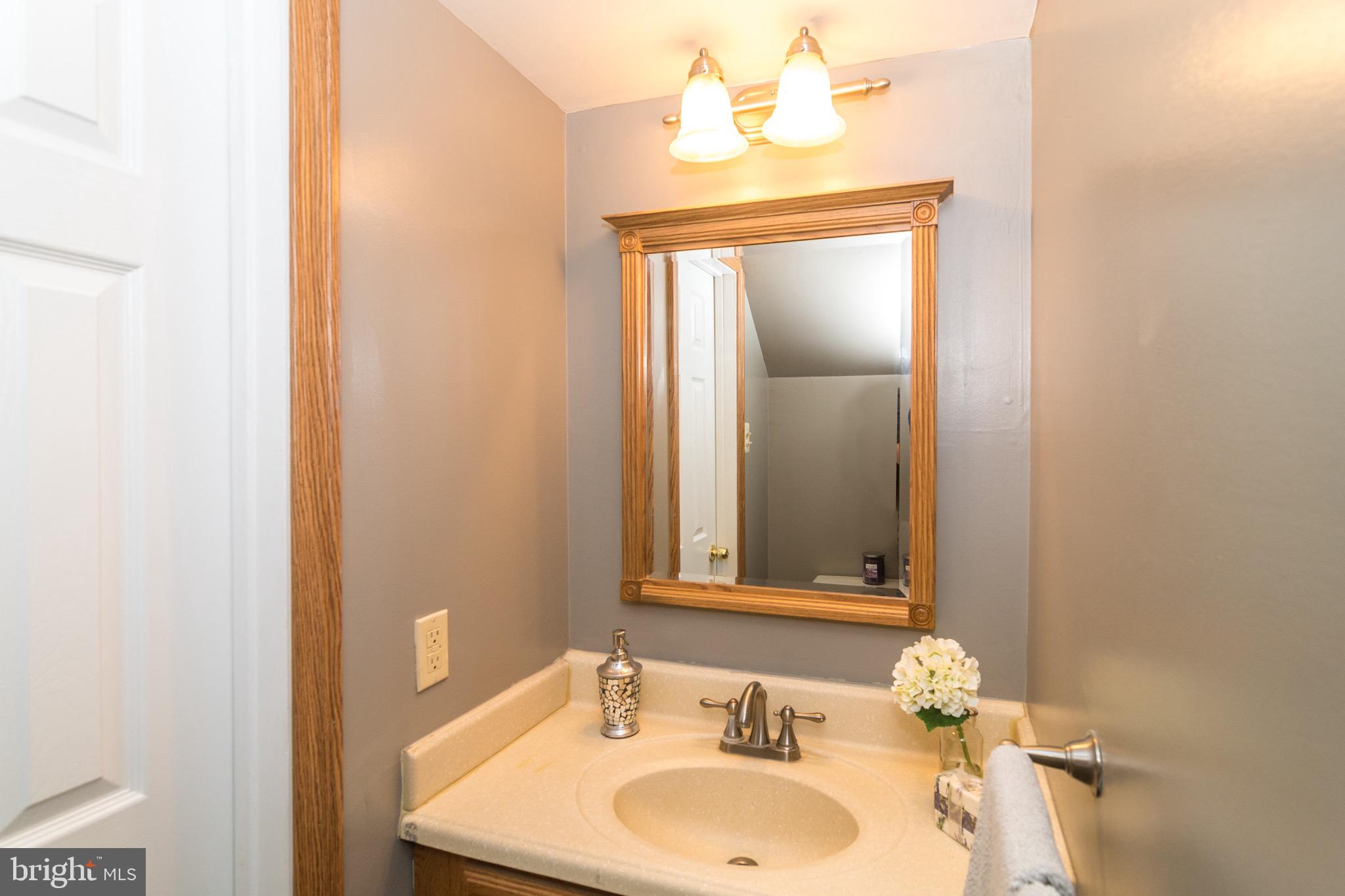 SAW MILL VALLEY - Residential