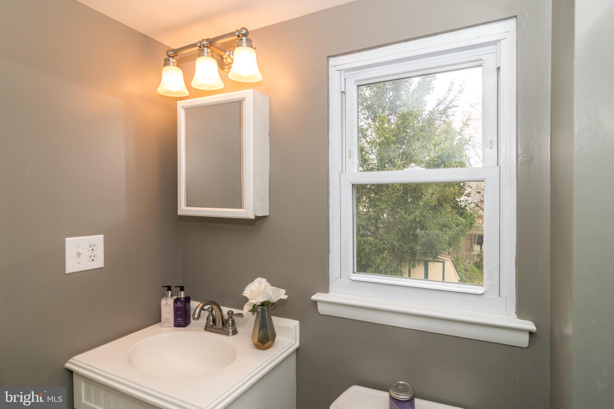 SAW MILL VALLEY - Residential