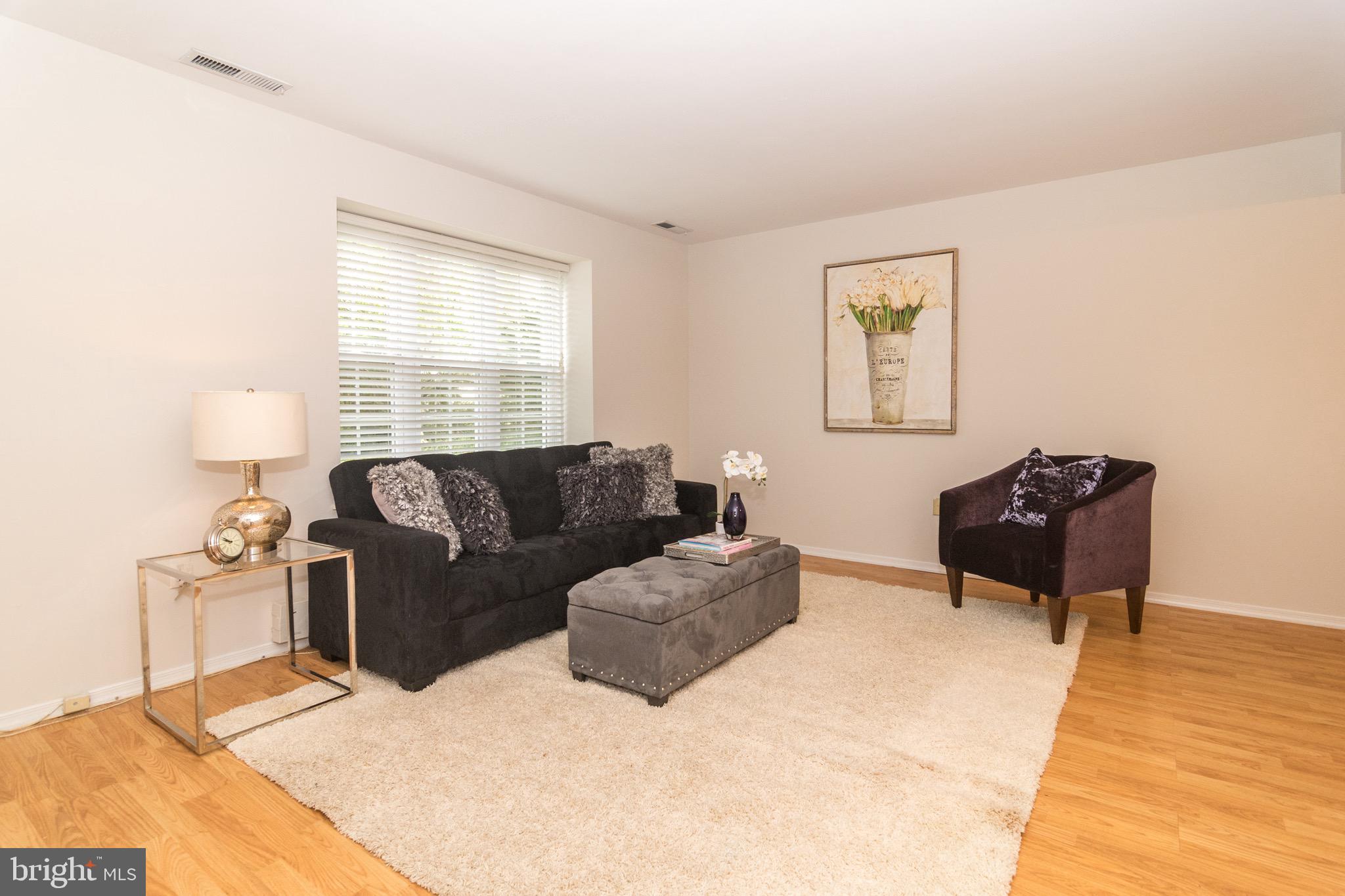 SAW MILL VALLEY - Residential