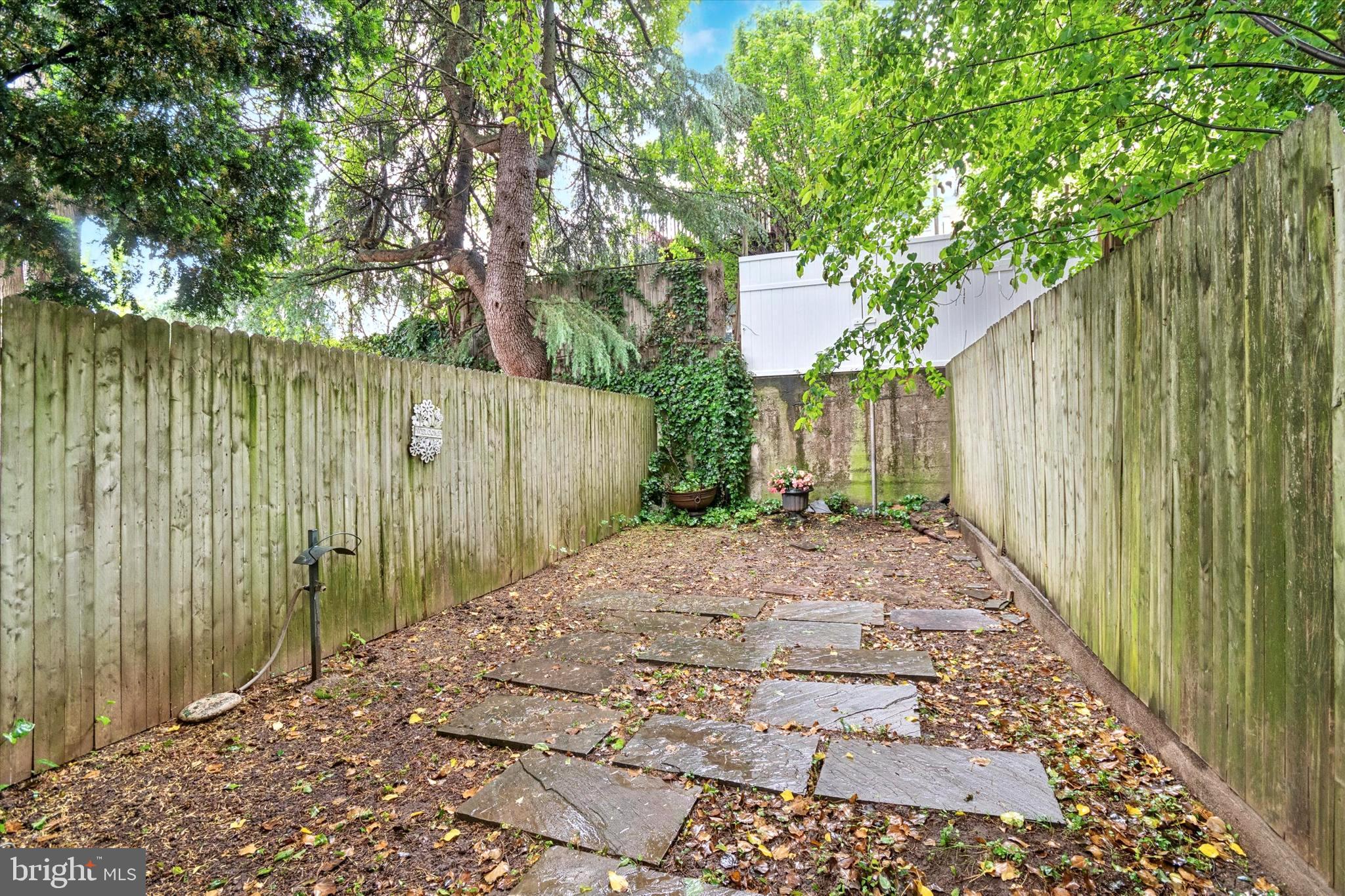 EAST FALLS - Residential