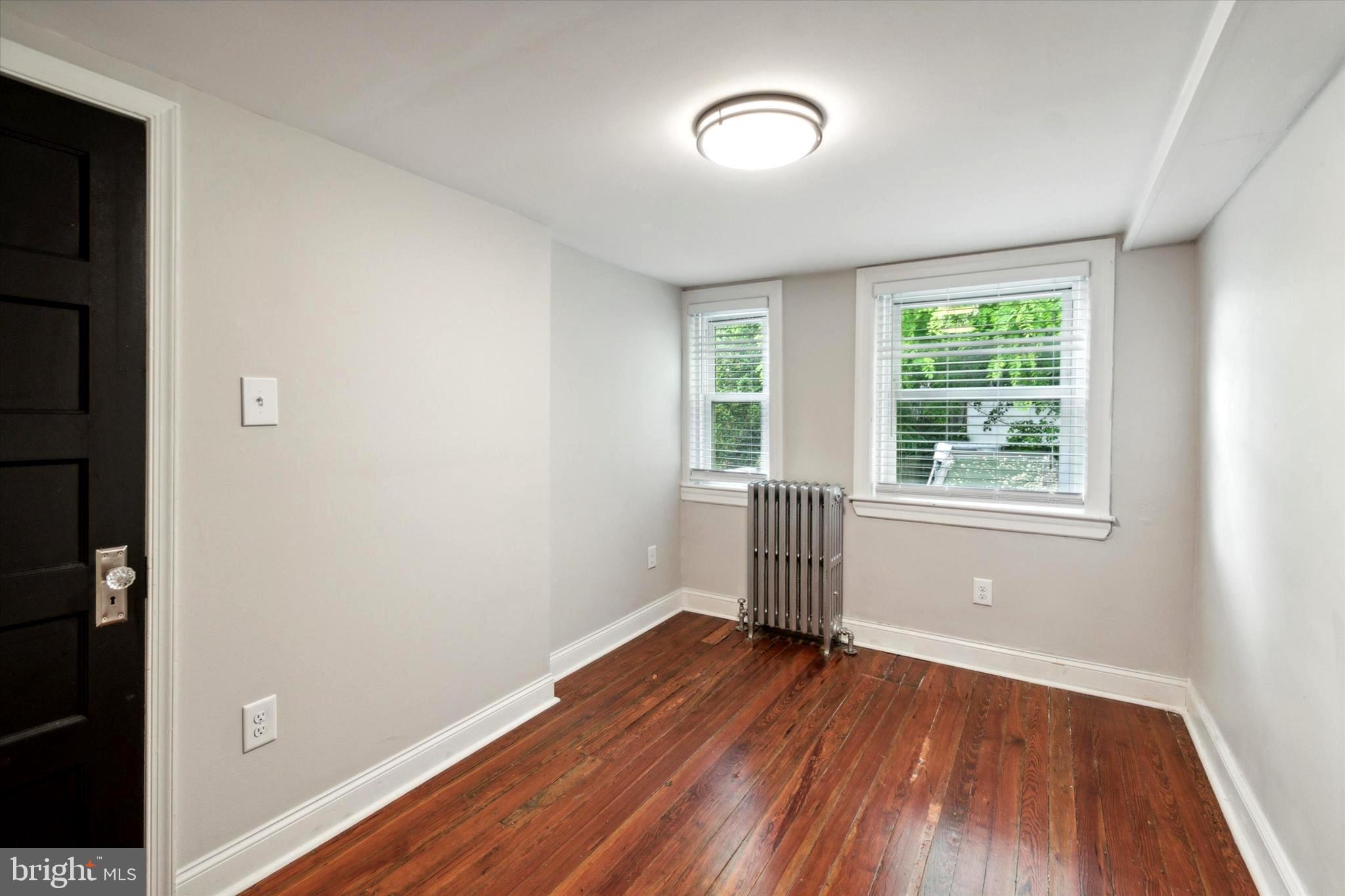 EAST FALLS - Residential