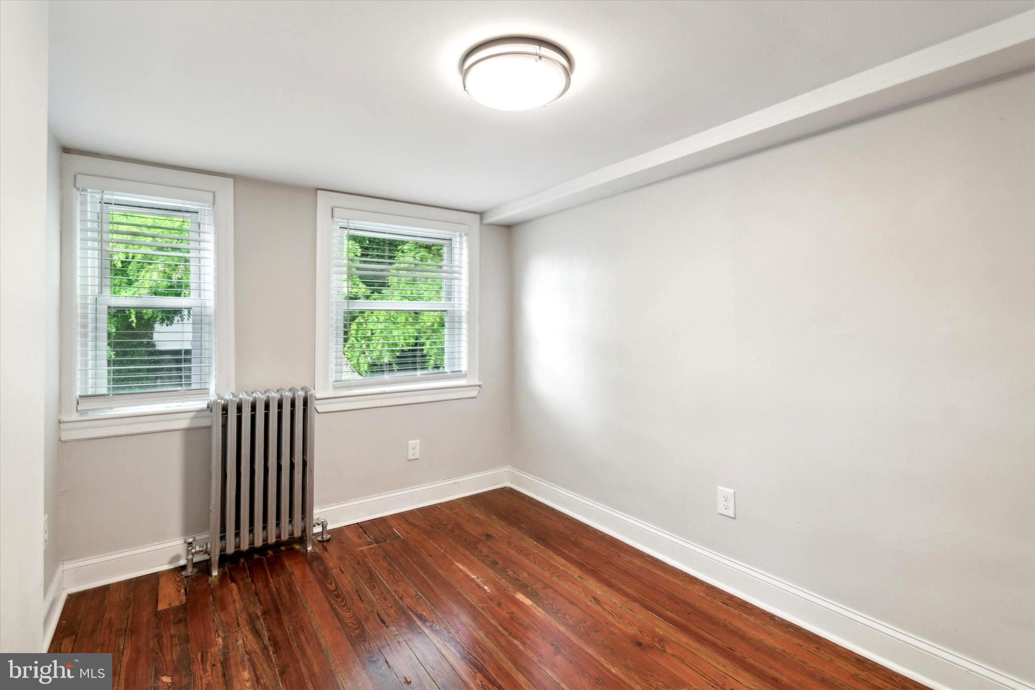 EAST FALLS - Residential