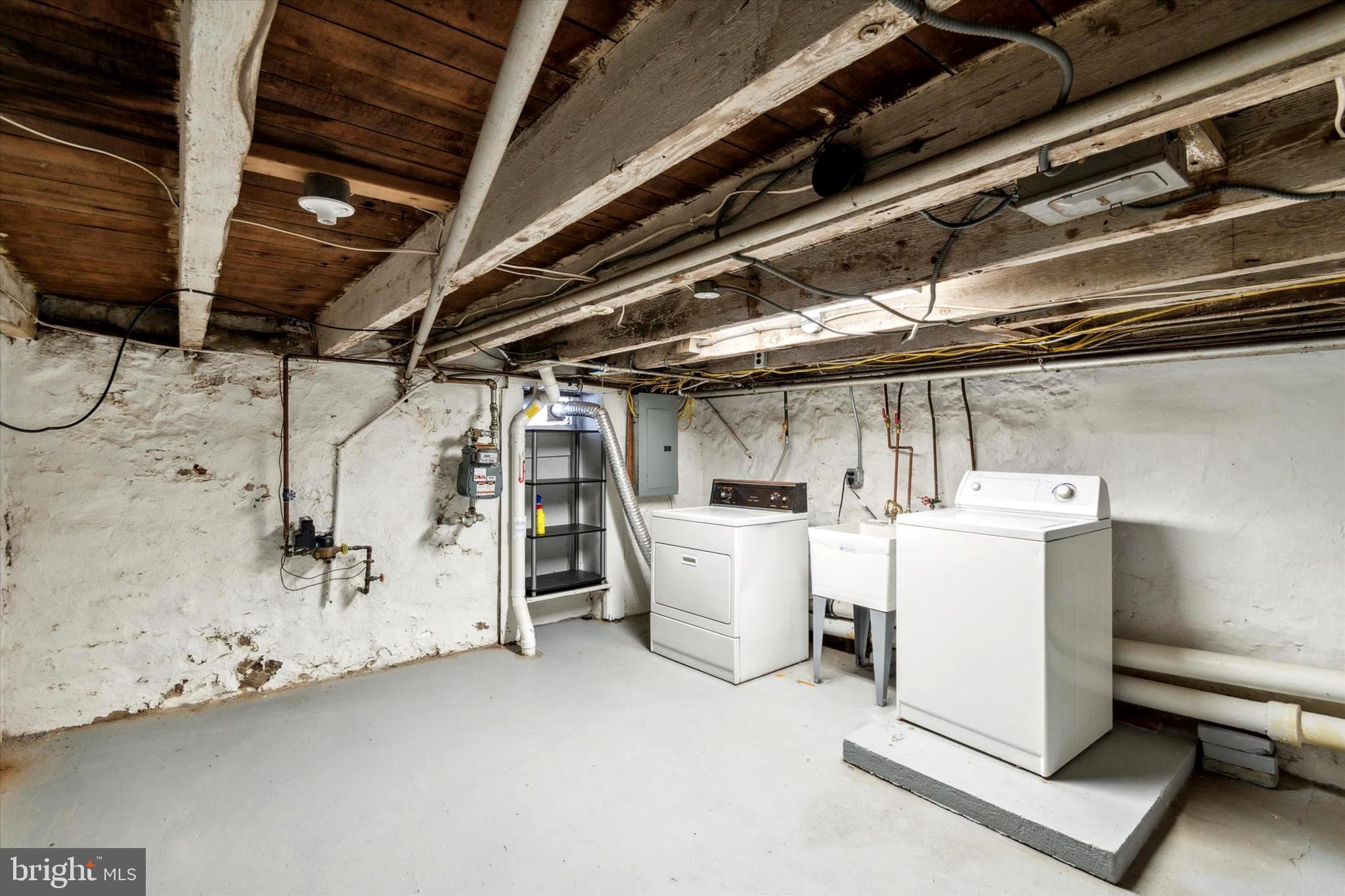 EAST FALLS - Residential