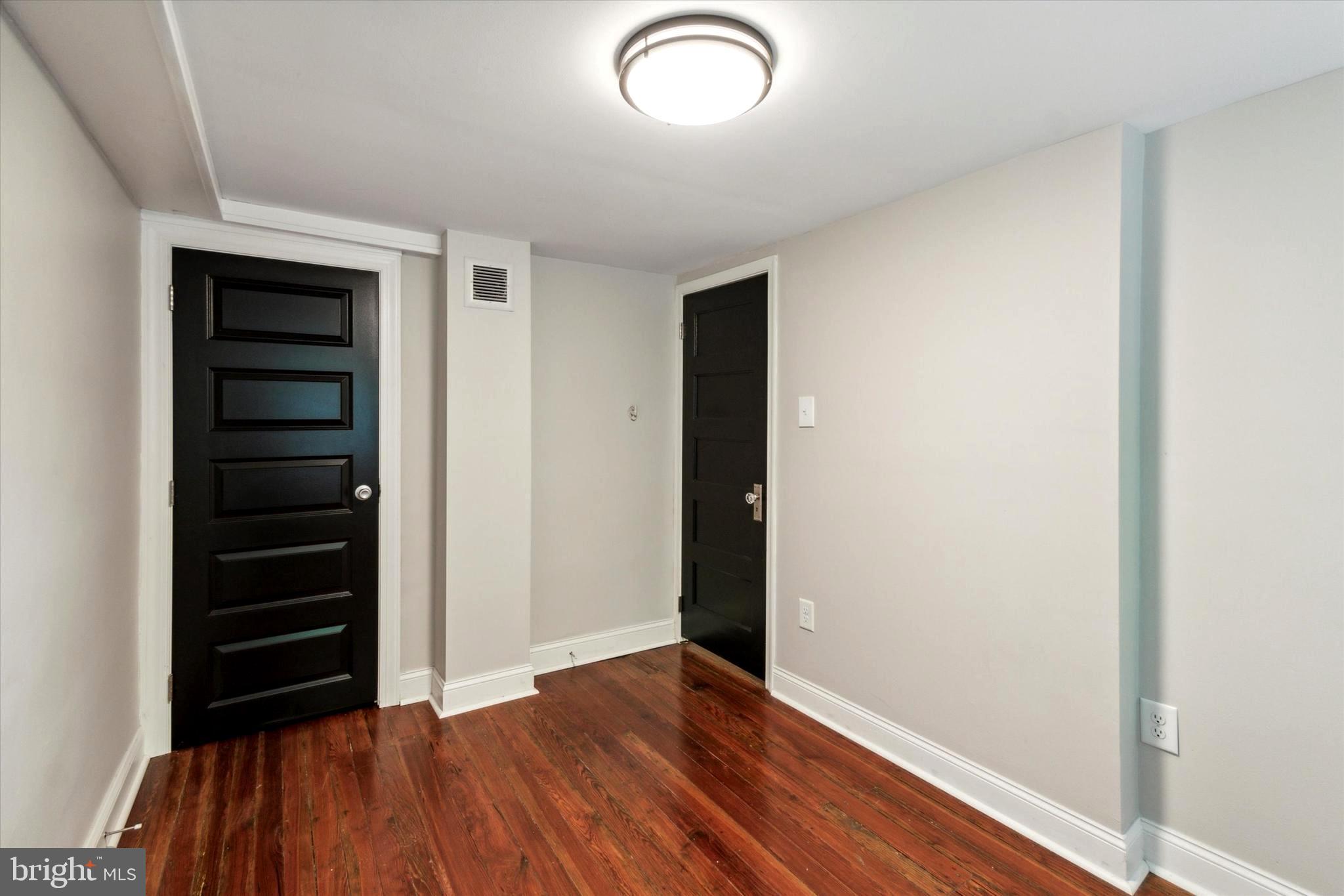 EAST FALLS - Residential