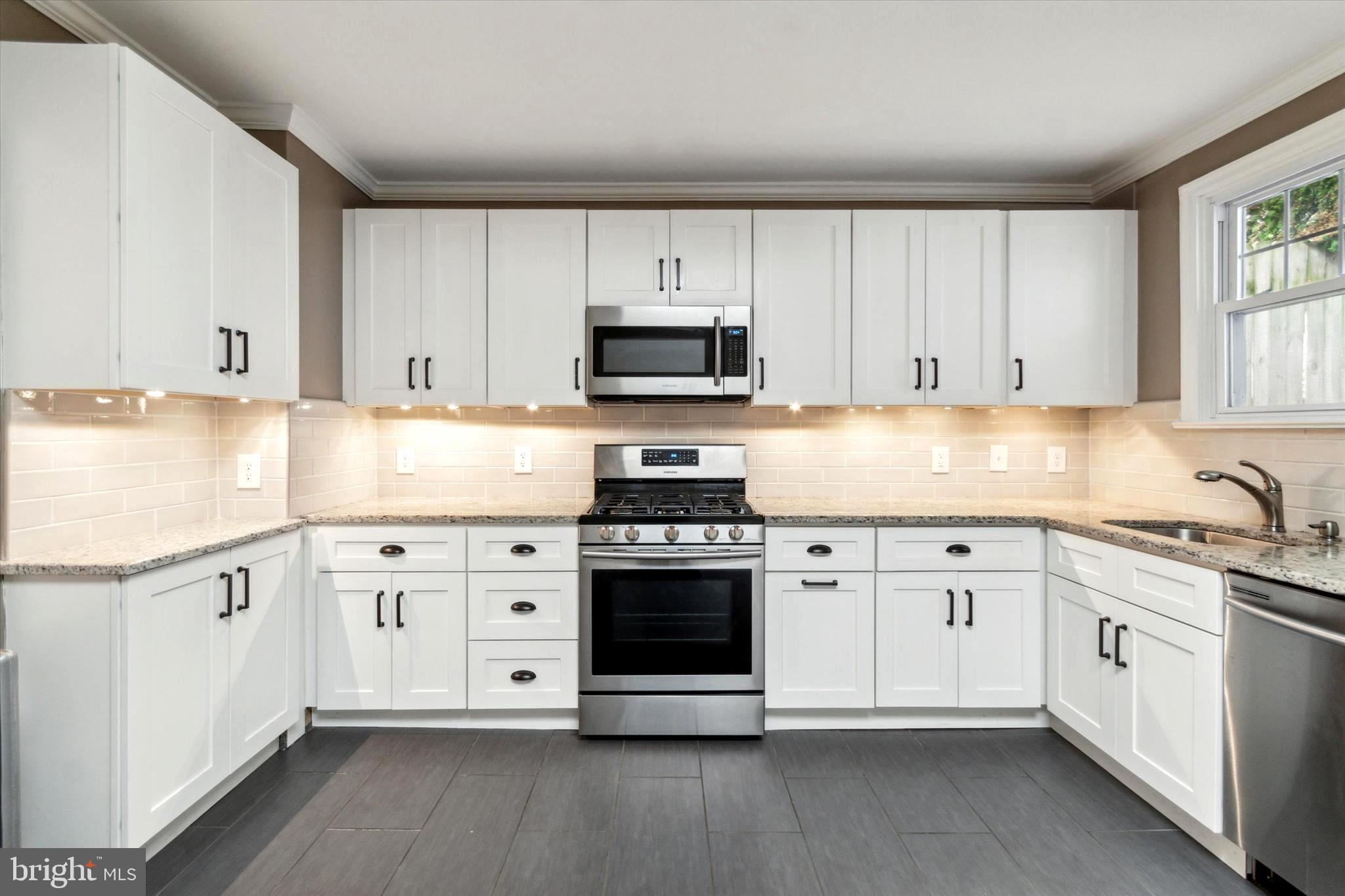 EAST FALLS - Residential