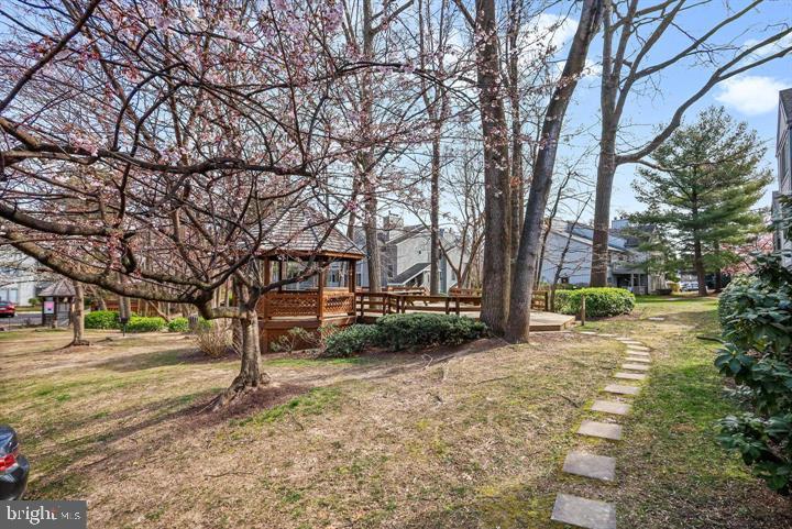 HUNTERS CROSSING - Residential Lease