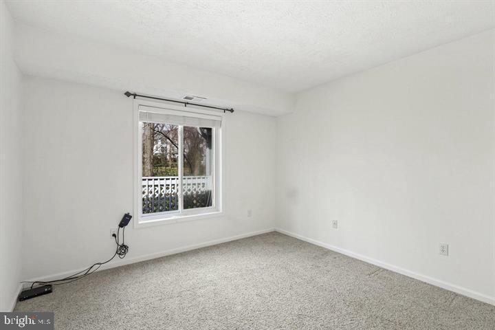 HUNTERS CROSSING - Residential Lease