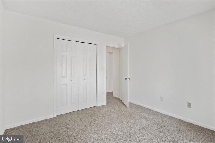 HUNTERS CROSSING - Residential Lease