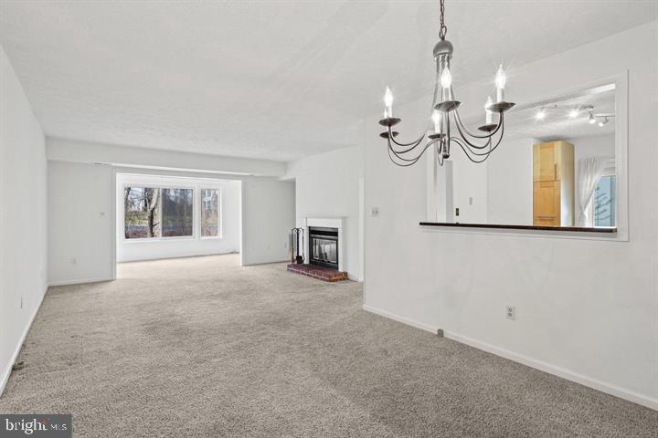 HUNTERS CROSSING - Residential Lease