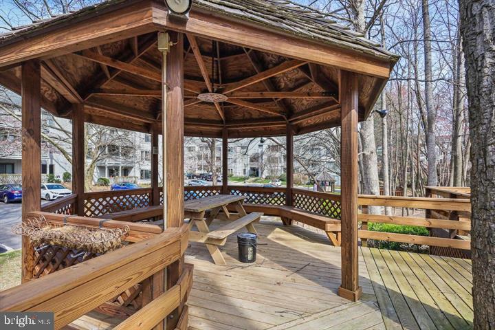 HUNTERS CROSSING - Residential Lease