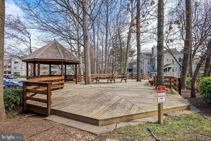 HUNTERS CROSSING - Residential Lease