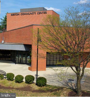 HUNTERS CROSSING - Residential Lease