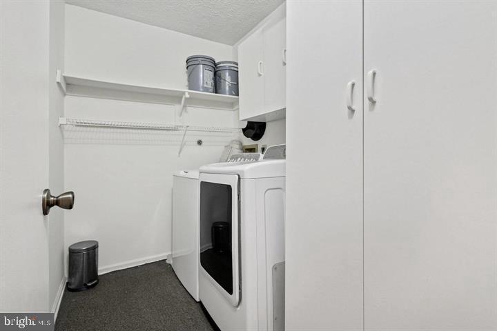 HUNTERS CROSSING - Residential Lease