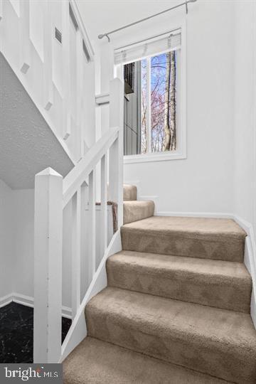 HUNTERS CROSSING - Residential Lease