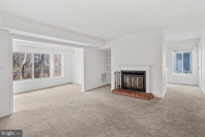 HUNTERS CROSSING - Residential Lease