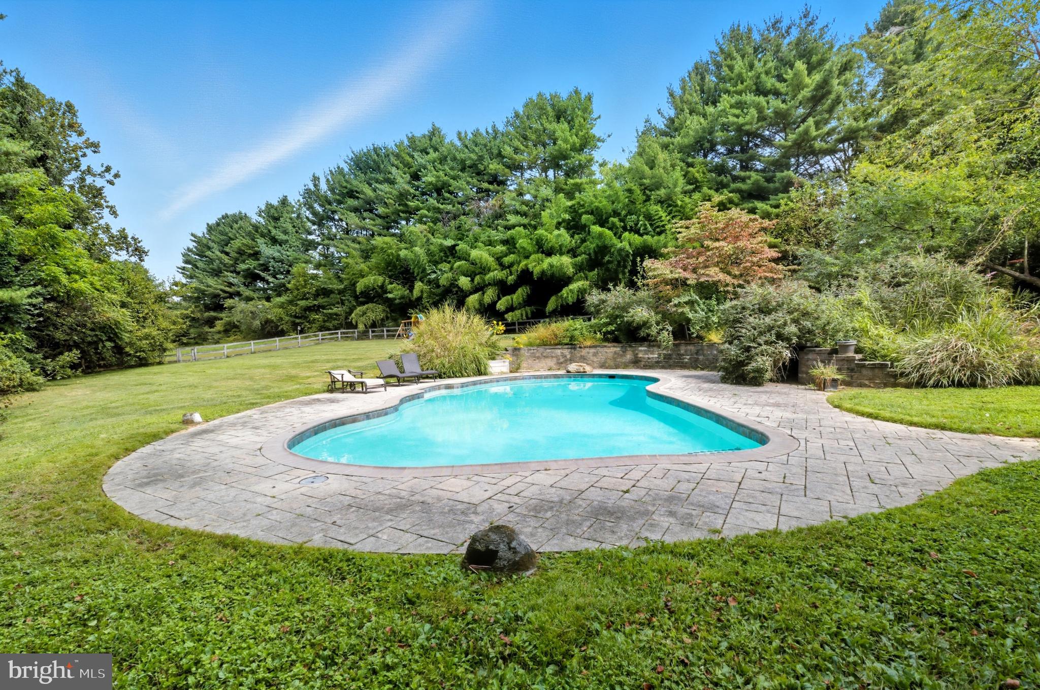 2712 MONKTON ROAD