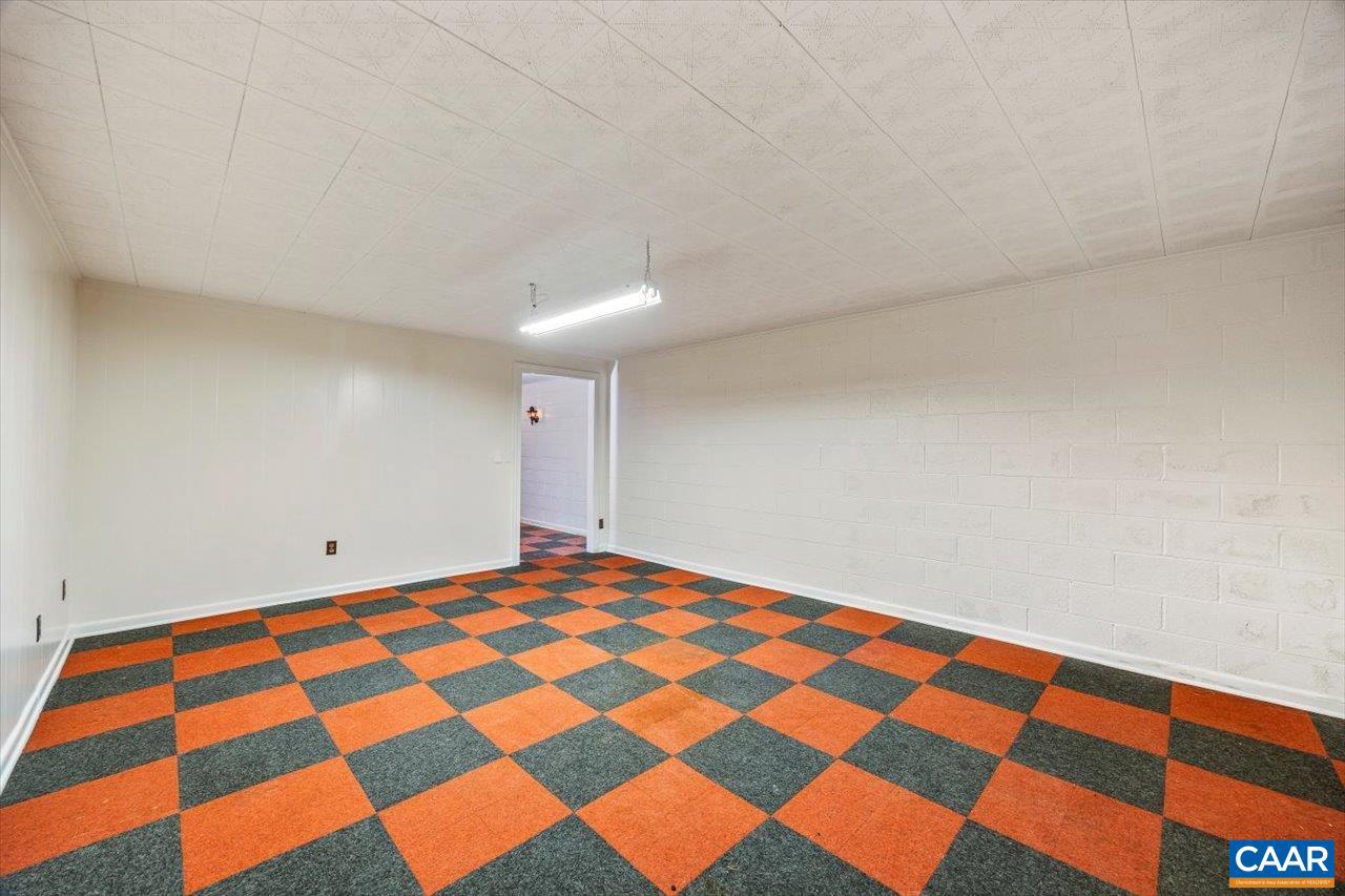 VIRGINIA VILLAGE - Residential