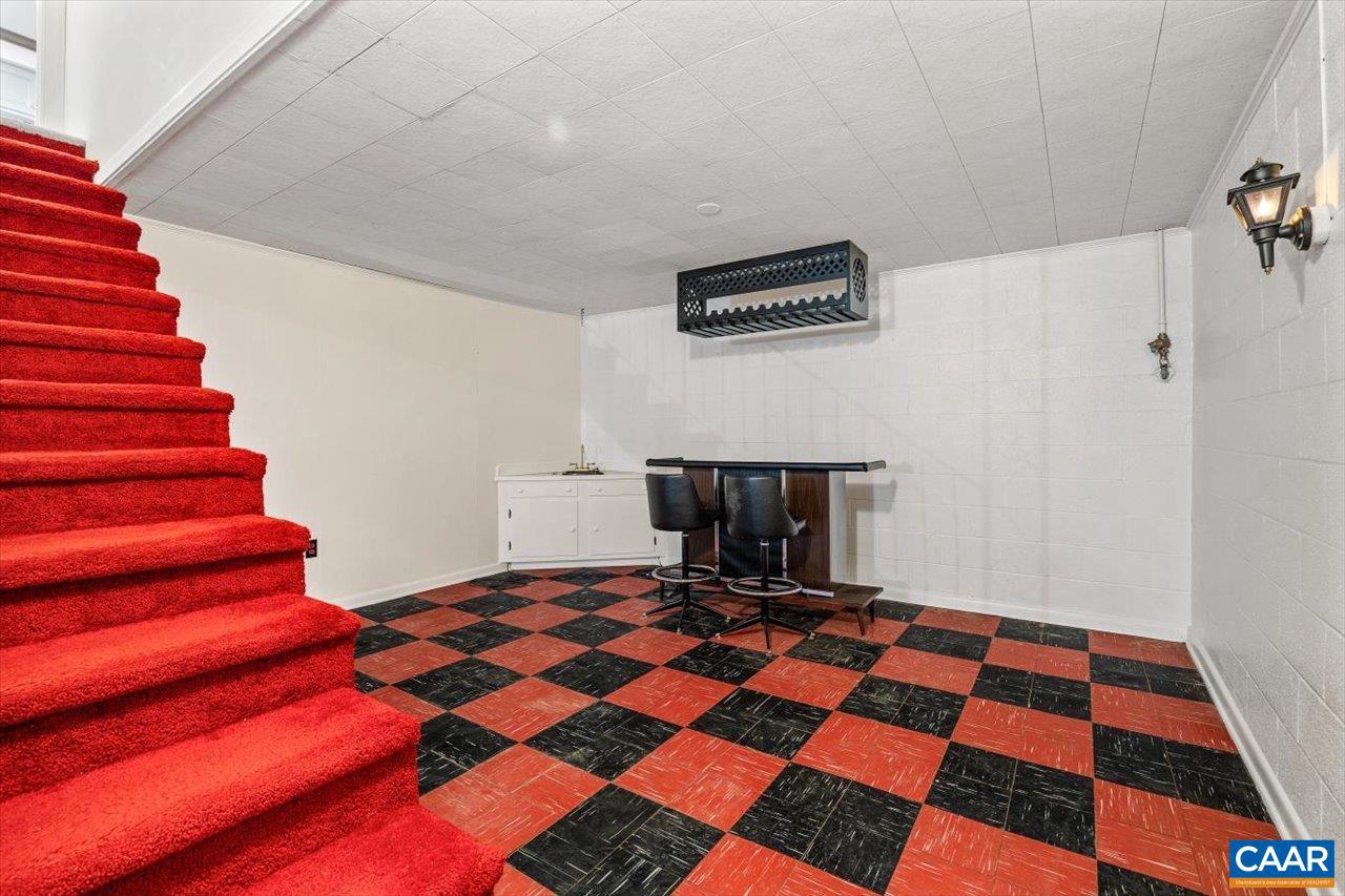 VIRGINIA VILLAGE - Residential