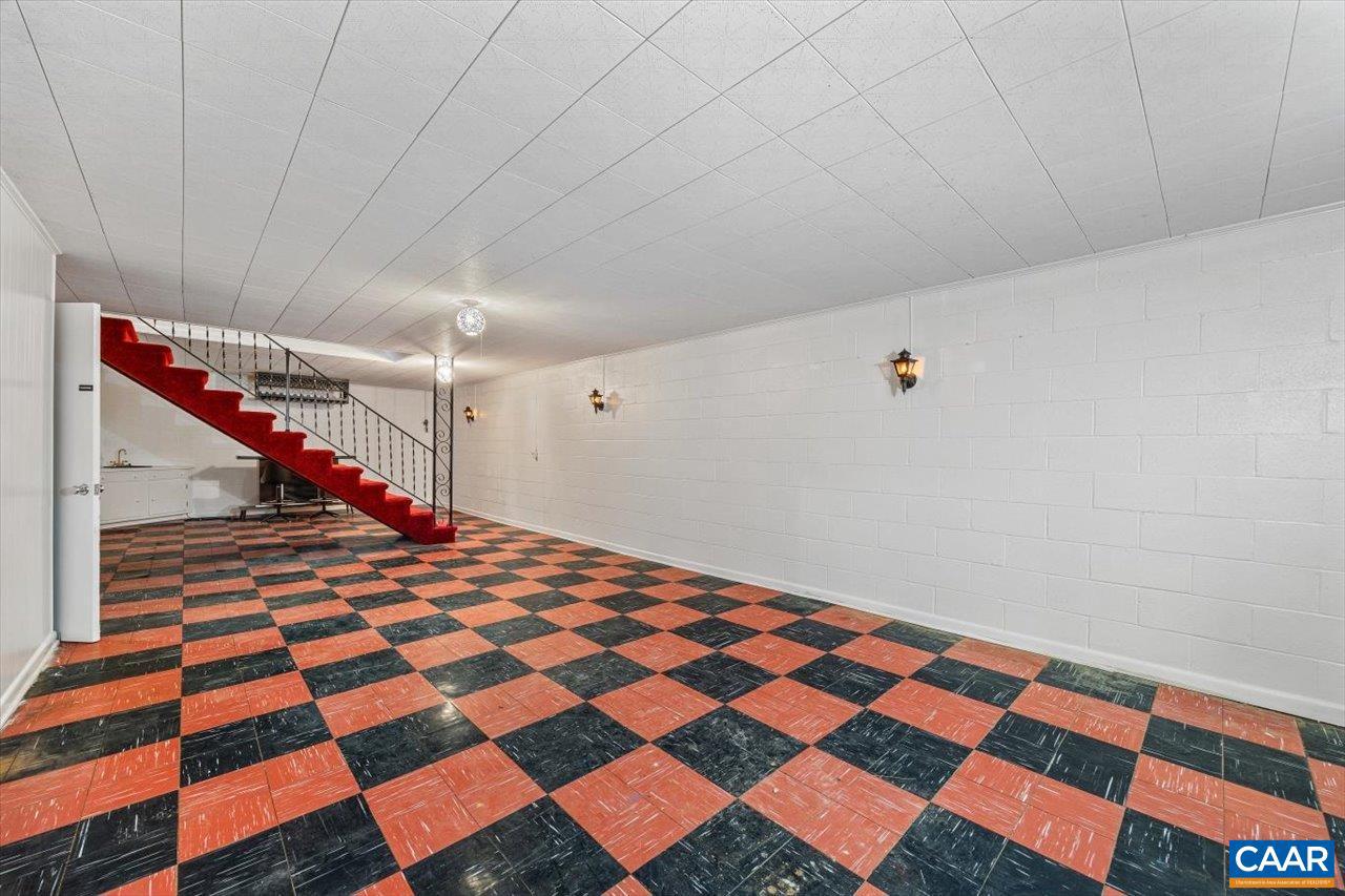 VIRGINIA VILLAGE - Residential