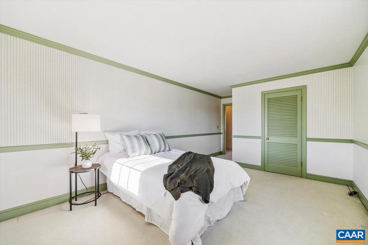 VIRGINIA VILLAGE - Residential