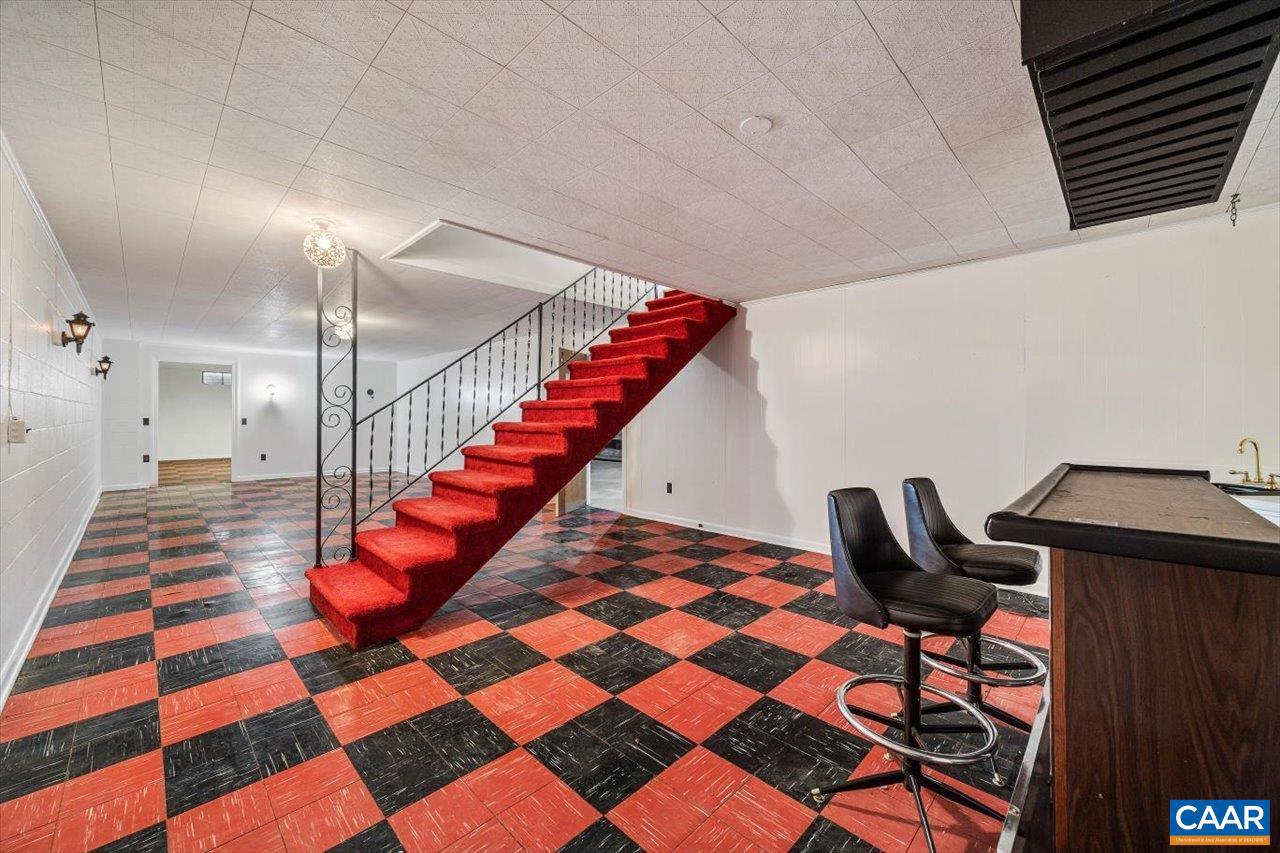 VIRGINIA VILLAGE - Residential