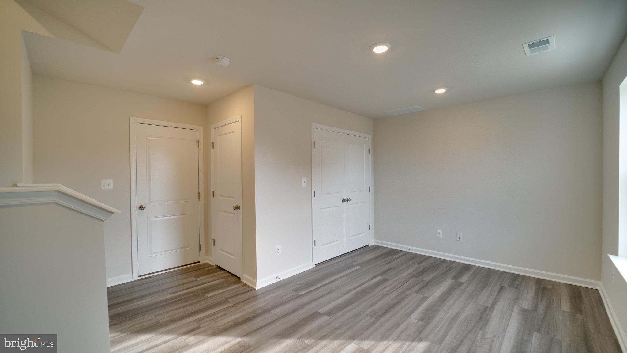 RED CLOVER MEADOWS - Residential Lease