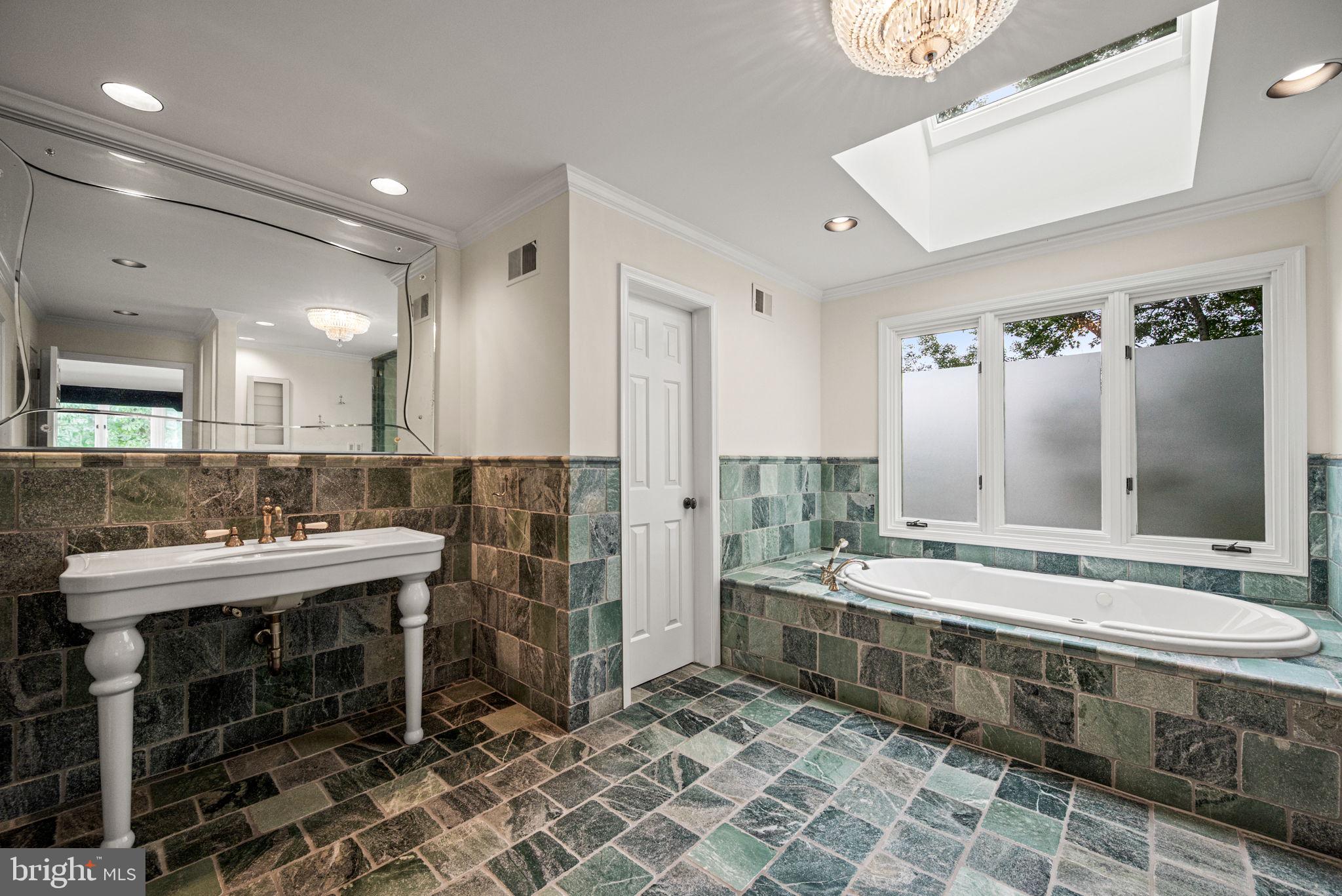 BRYN MAWR - Residential