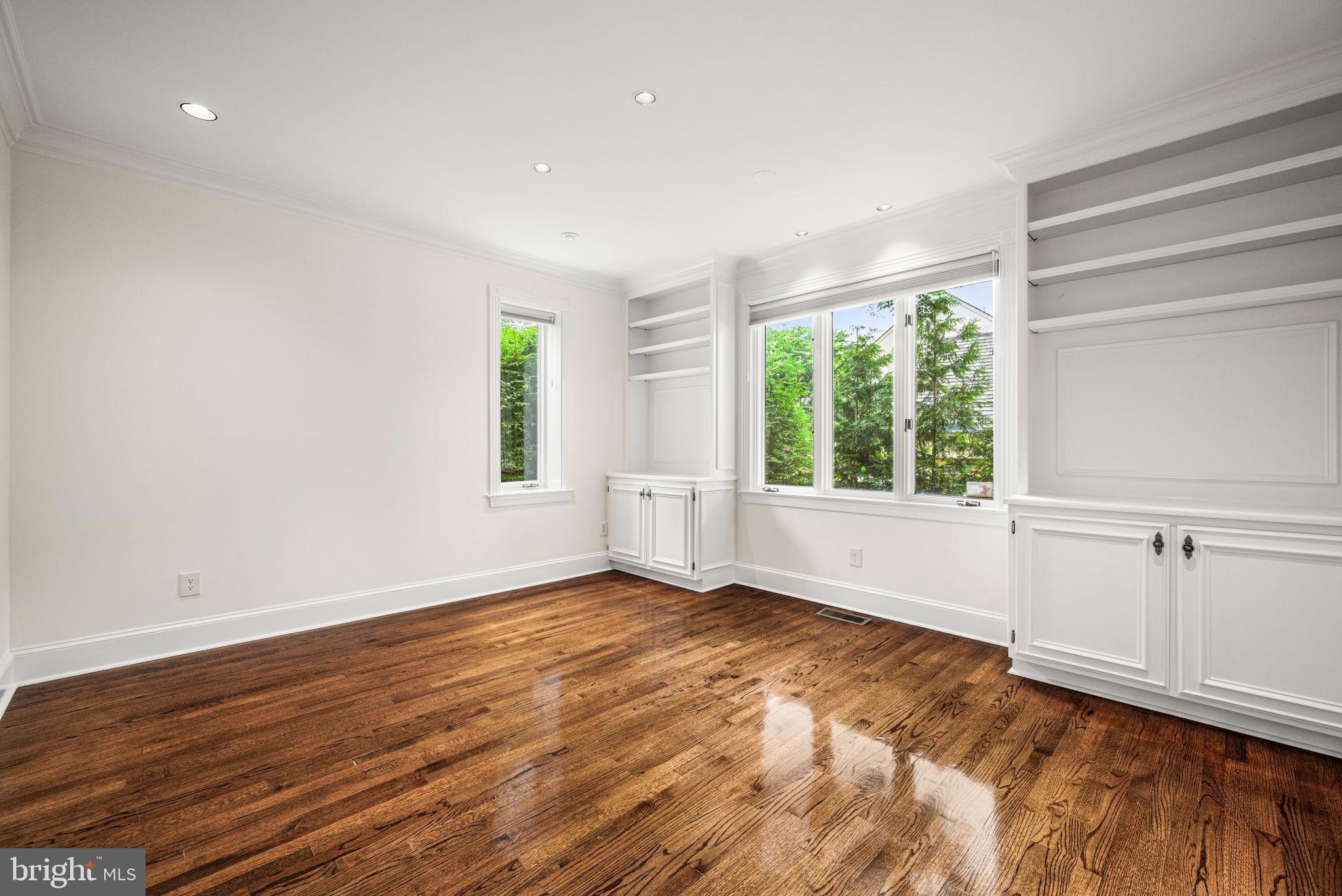 BRYN MAWR - Residential