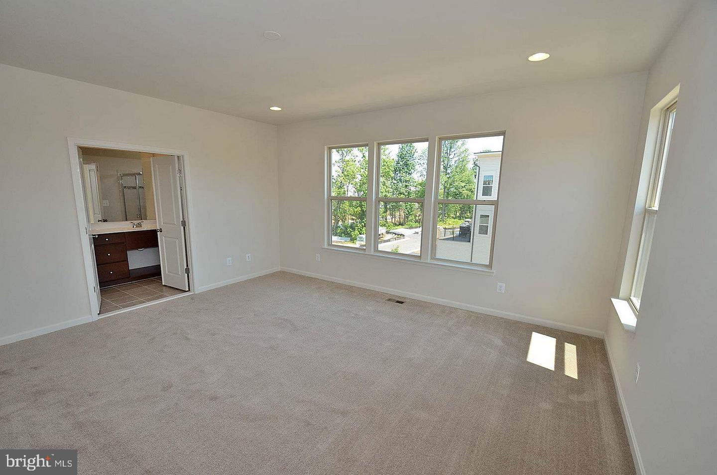 BRAMBLETON TOWN CENTER - Residential Lease