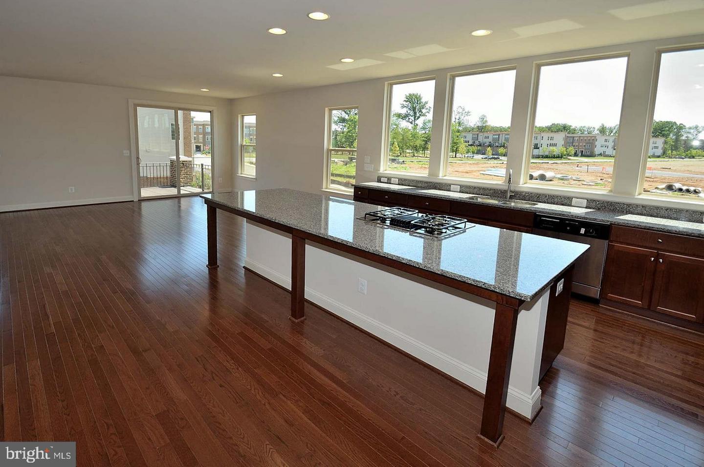 BRAMBLETON TOWN CENTER - Residential Lease