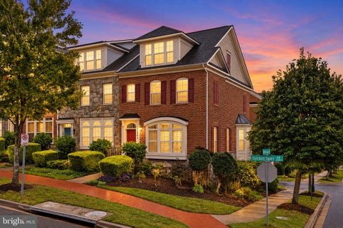 Townhouse For Sale - 12962 Clarksburg Square Road<br/> Montgomery County, CLARKSBURG, MD 20871