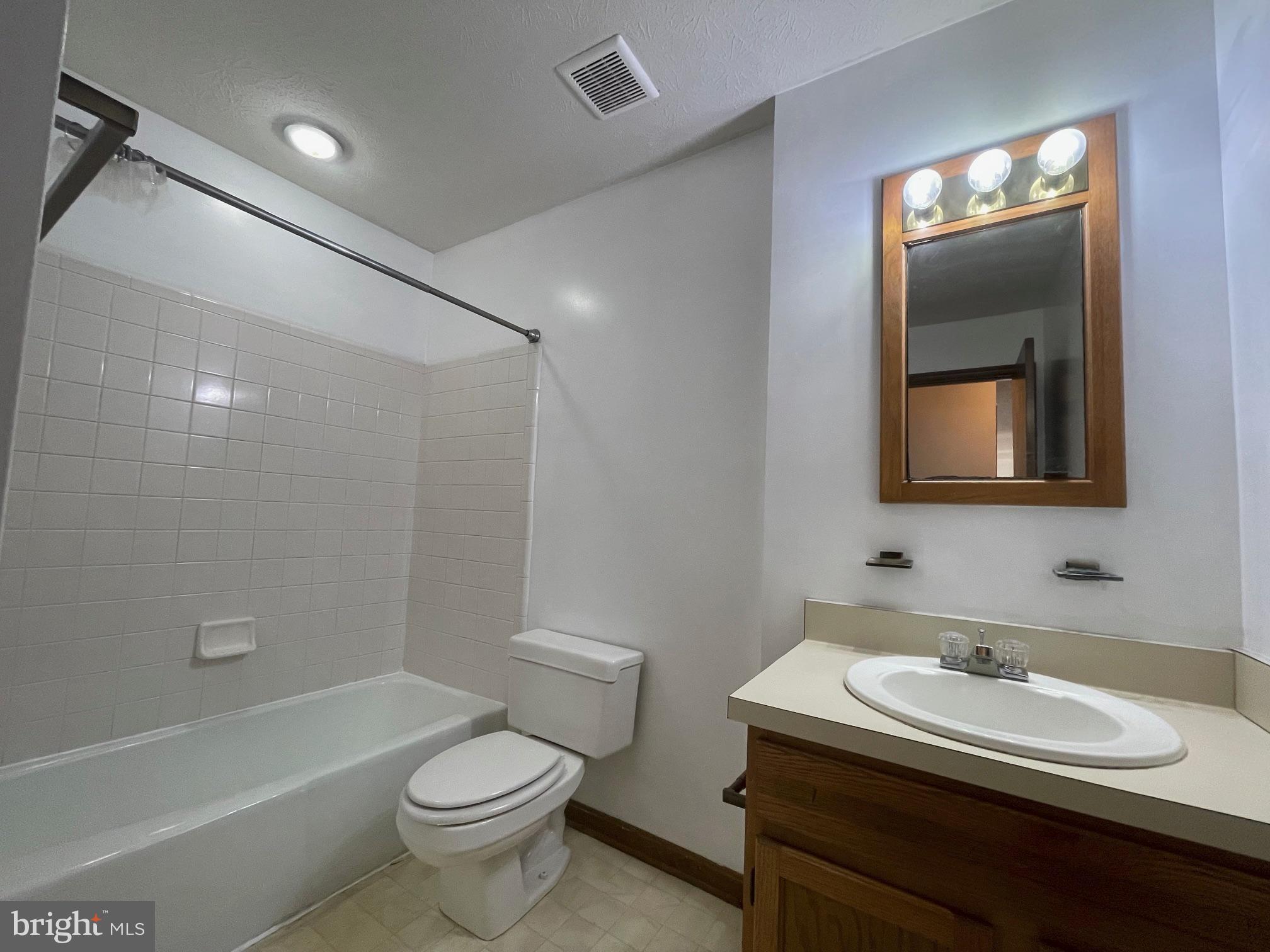 WILDEWOOD - Residential Lease