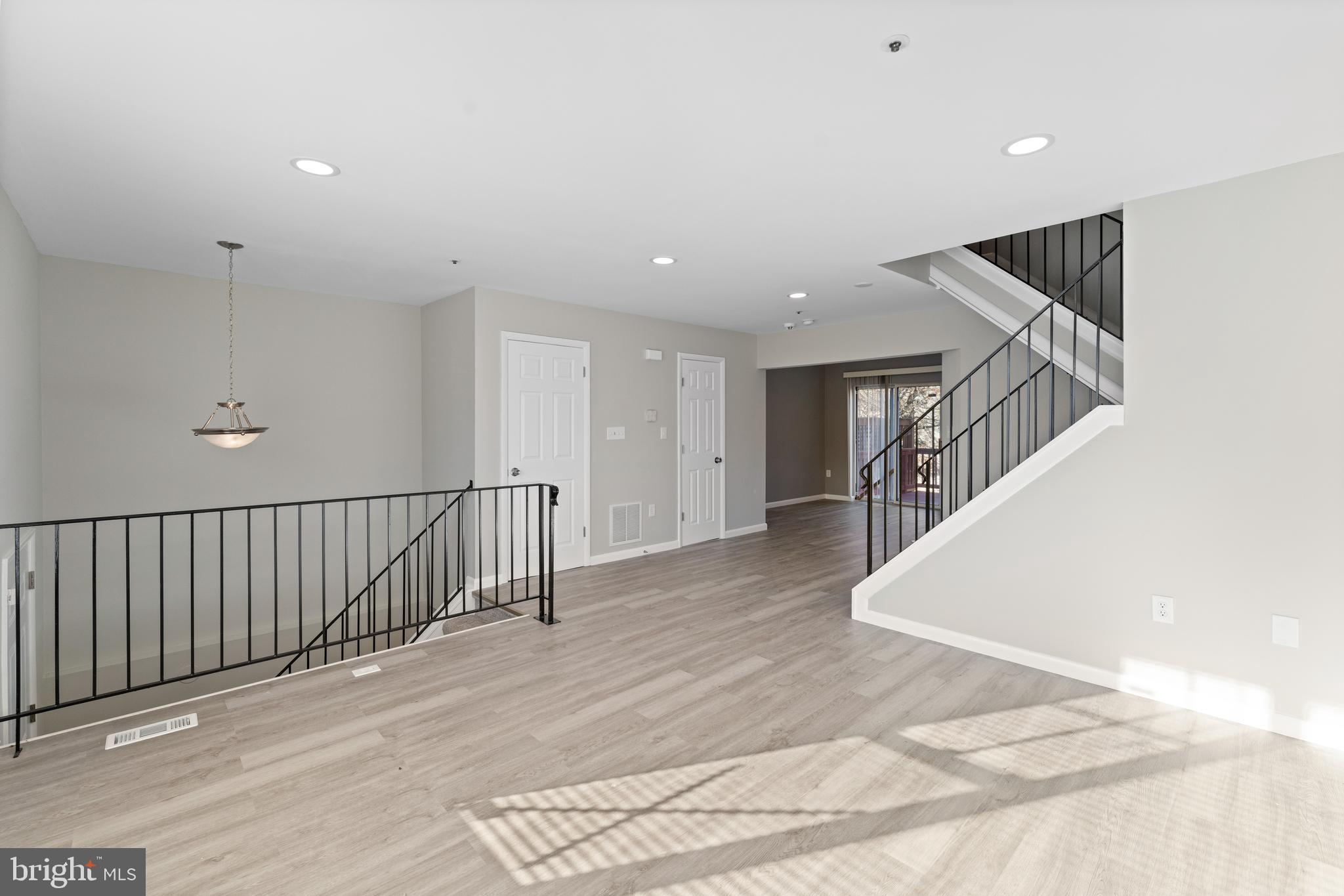 REGENCY TOWNS - Residential