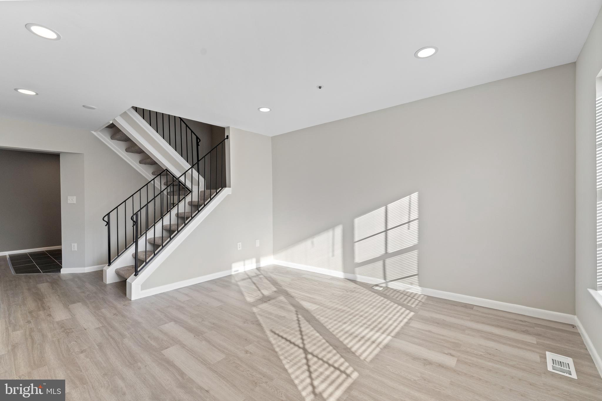 REGENCY TOWNS - Residential