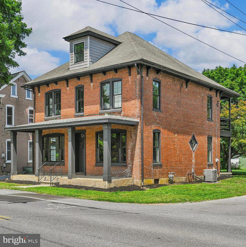 124 N SHERIDAN ROAD