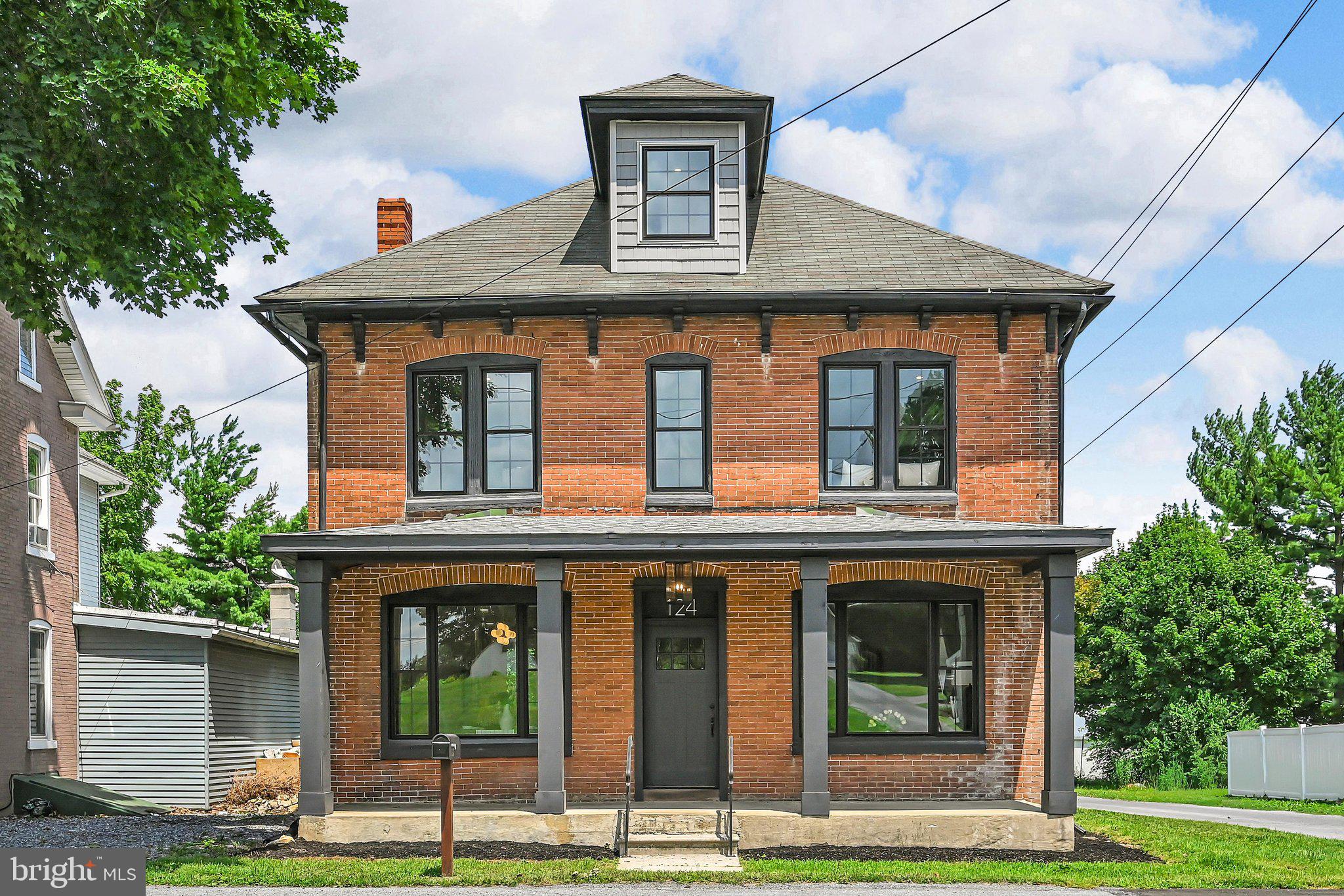124 N SHERIDAN ROAD