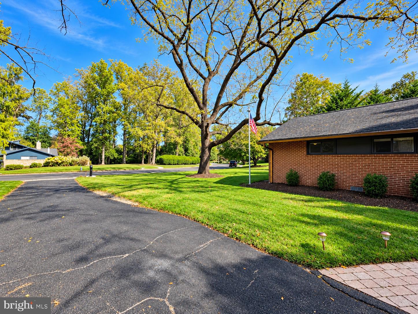 1052 KINGSLEY ROAD