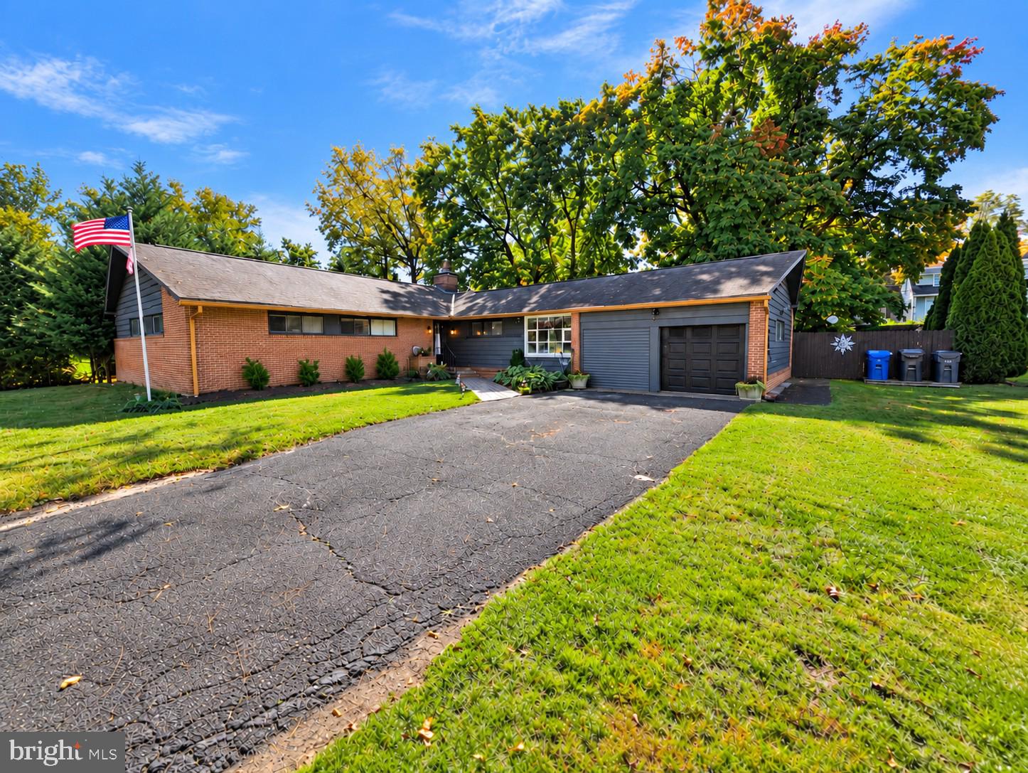 1052 KINGSLEY ROAD
