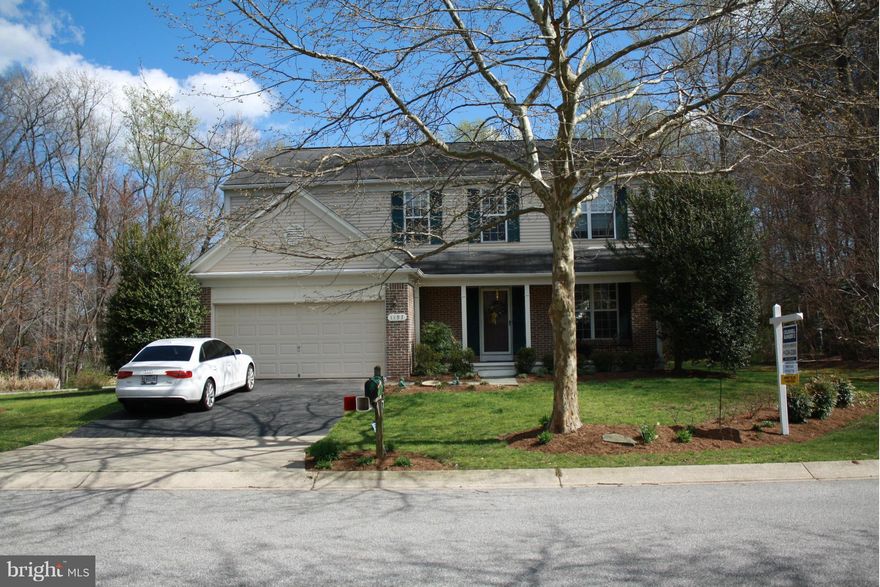 Great 2 story Colonial in Riverwalk at Black Walnut Cove. Wonderful Open floor plan, Gas Fireplace in Family room off Kitchen, Hardwood floors, Finished lower level with full bath, bedroom. Huge Mater suite with walkin closet and Super bath. Gas heat and Hot water, Two car garage, Large level lot. Over 2600 sq ft of living space. Hurry won't last long!!!!