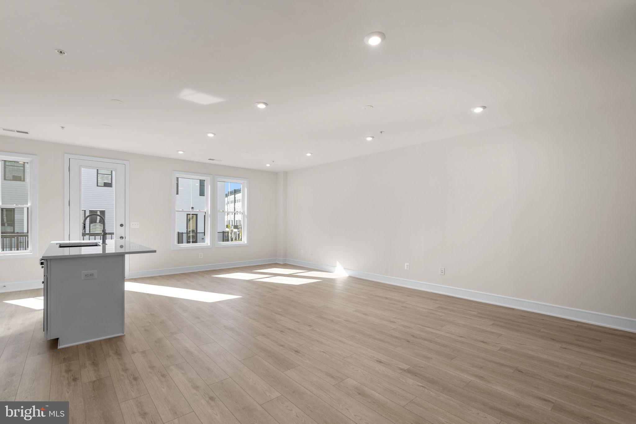 DEMOTT & SILVER - Residential