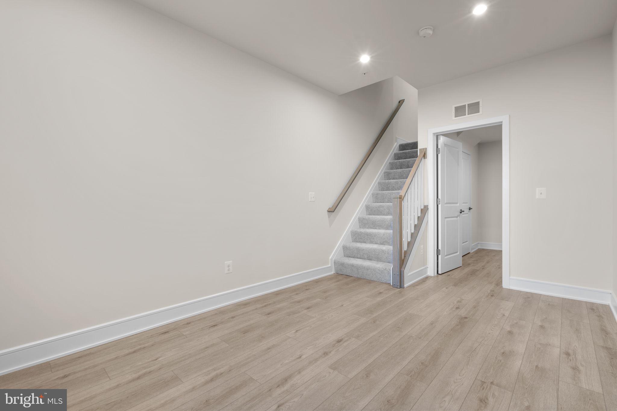 DEMOTT & SILVER - Residential