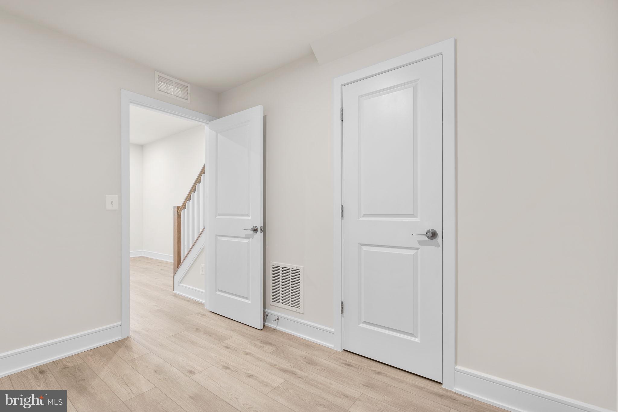 DEMOTT & SILVER - Residential