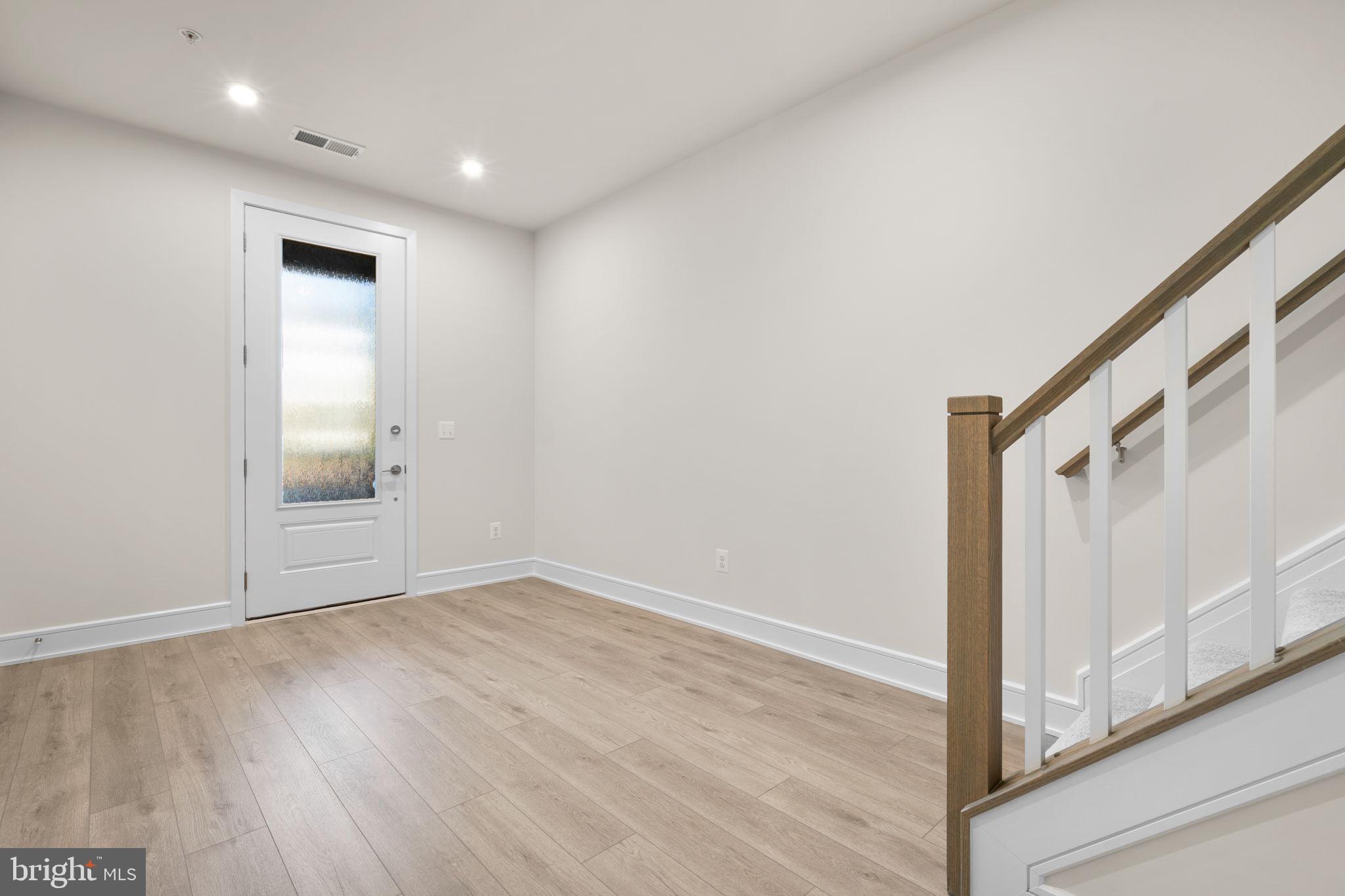 DEMOTT & SILVER - Residential