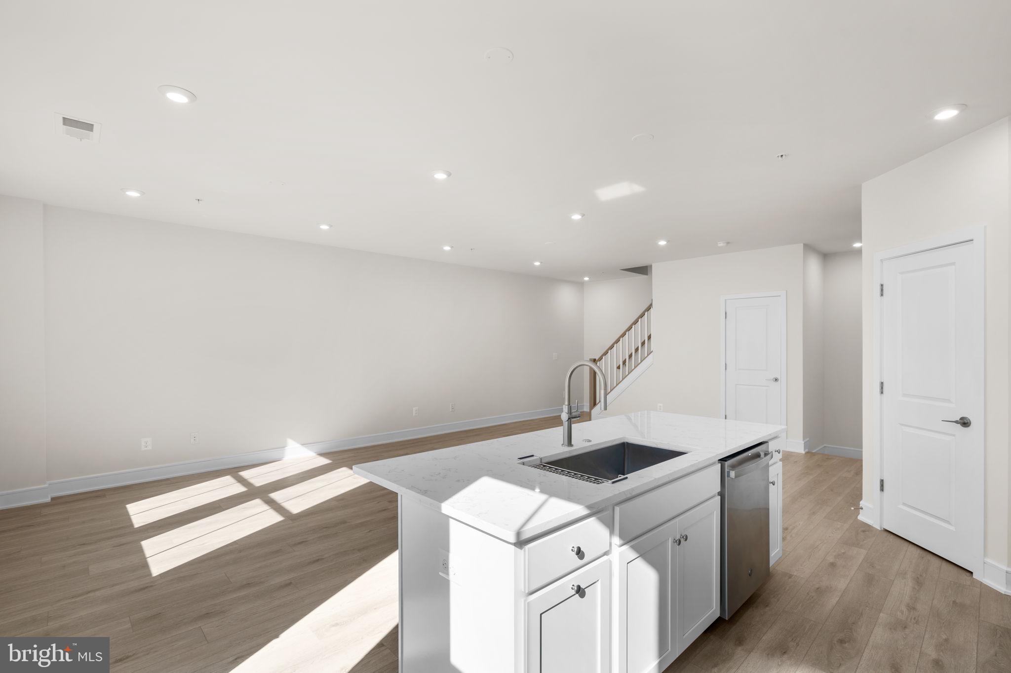 DEMOTT & SILVER - Residential