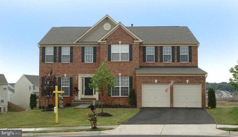 Homes For Rent - 113 Muffin Court<br/> LEESBURG, VA 20175