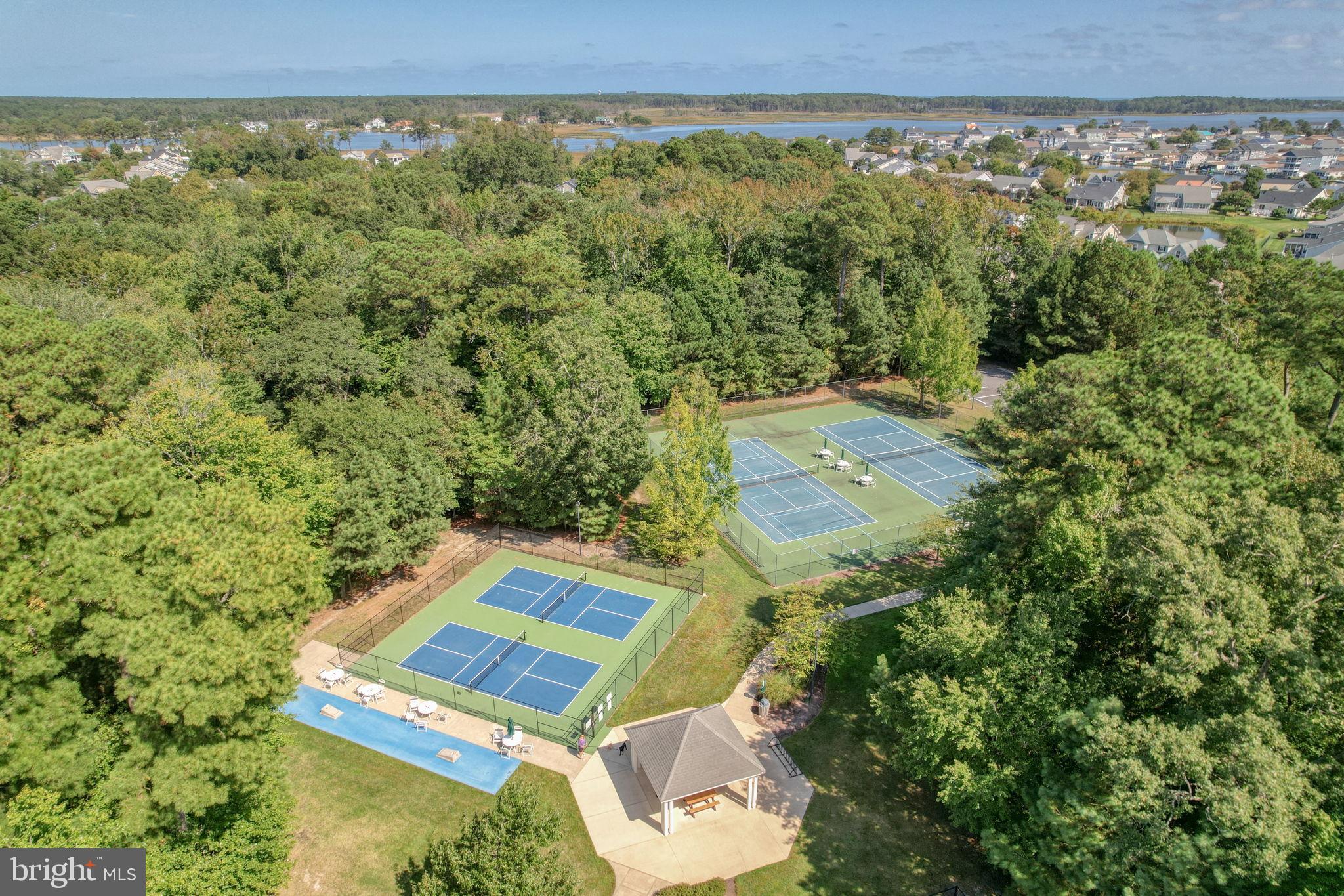 REFUGE AT DIRICKSON CREEK - Residential