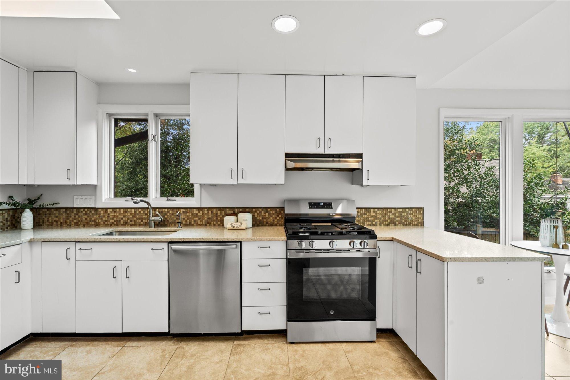 SOMERSET HEIGHTS - Residential