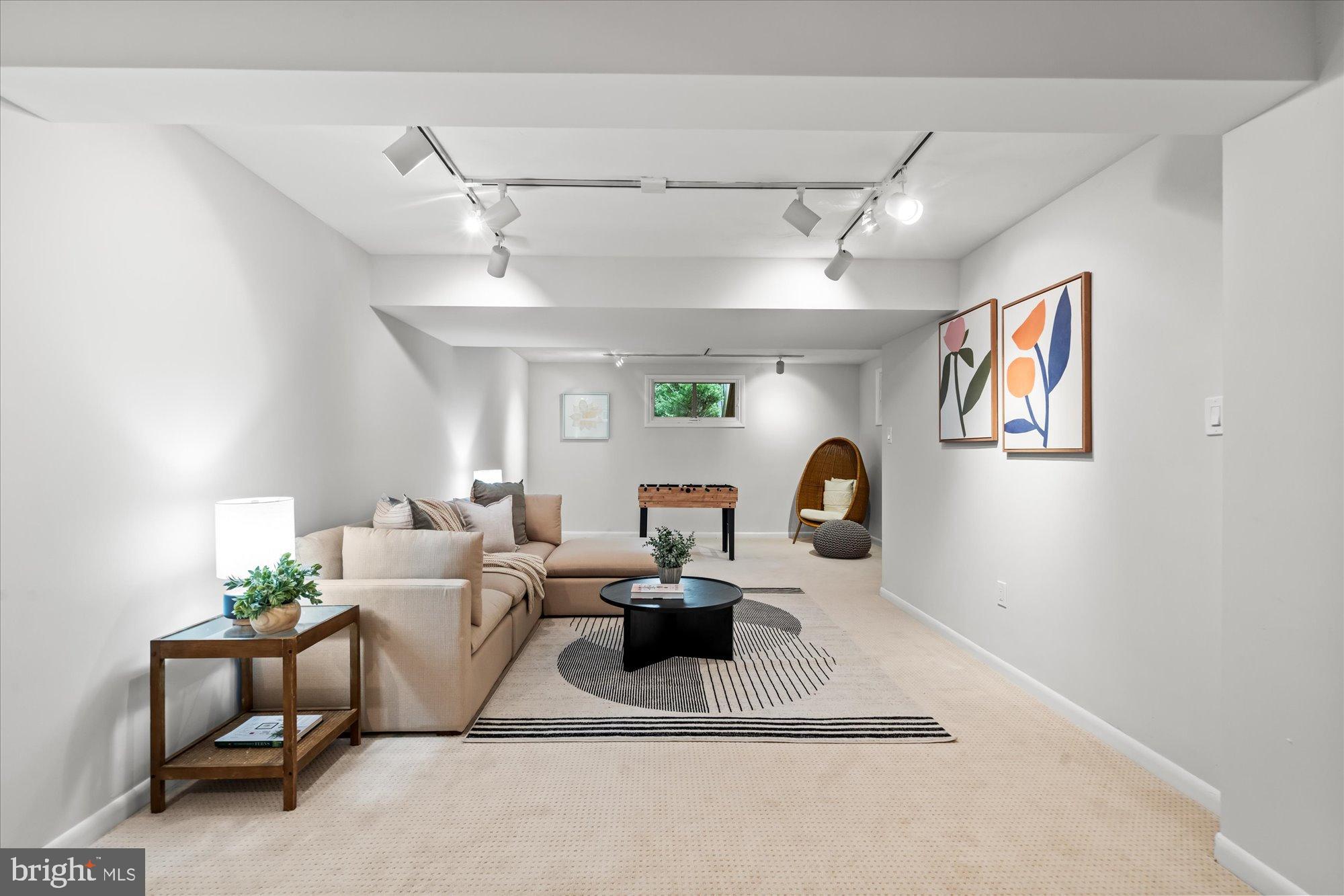 SOMERSET HEIGHTS - Residential